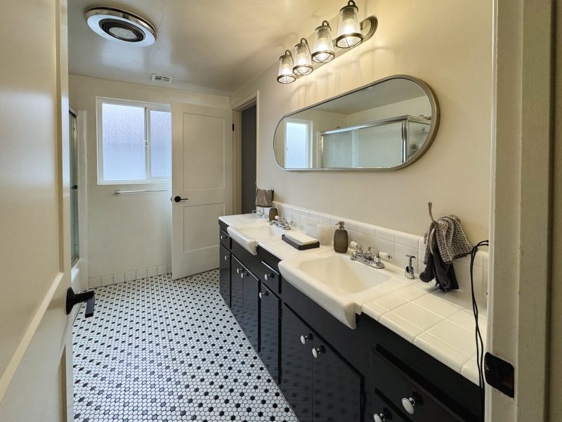 bathroom remodeling project glendale CA