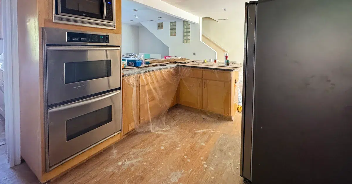 Modern kitchen remodel completed by G&M Home Remodeling in Sherman Oaks, California