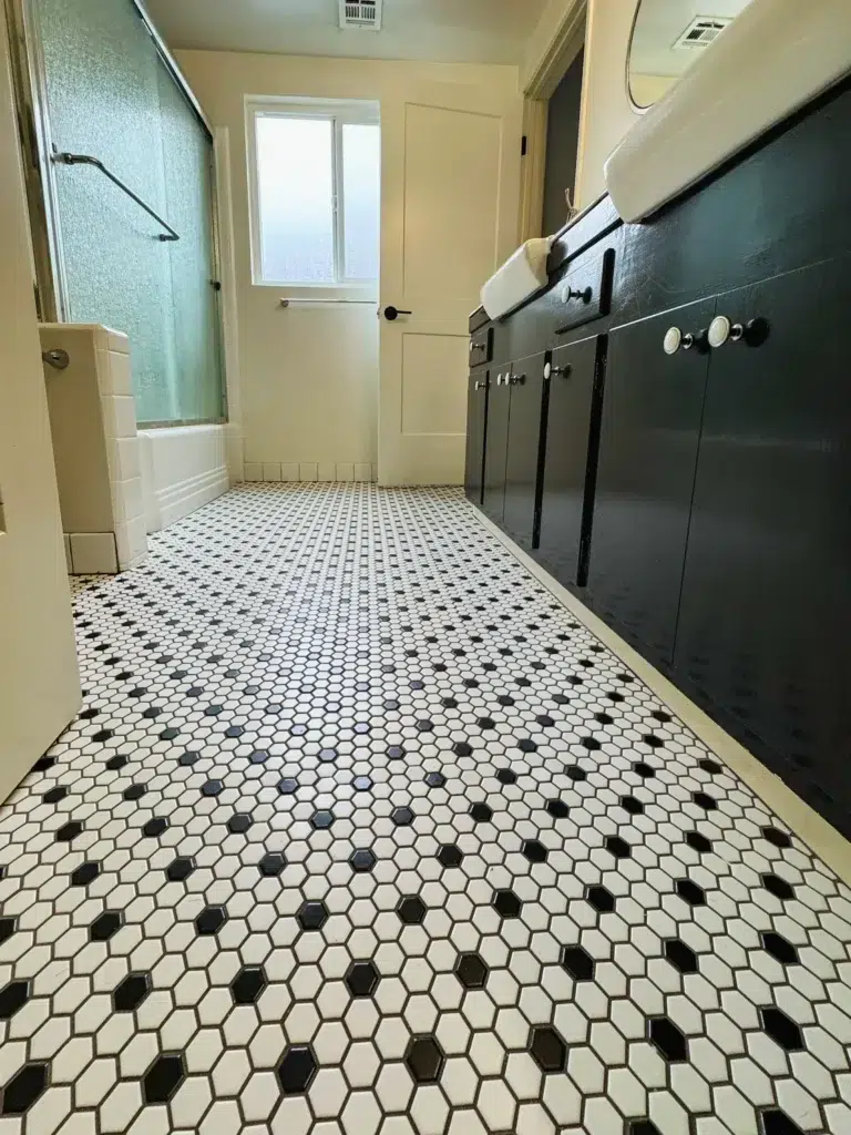 patterned bathroom tiling